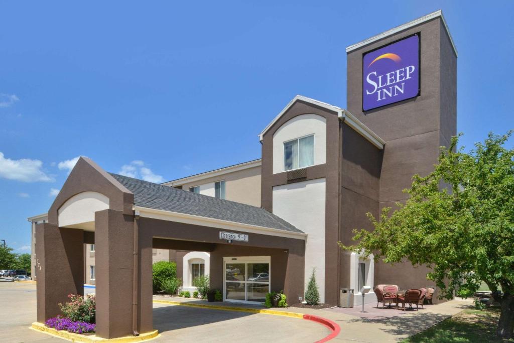 Sleep Inn Fayetteville North Main image 1